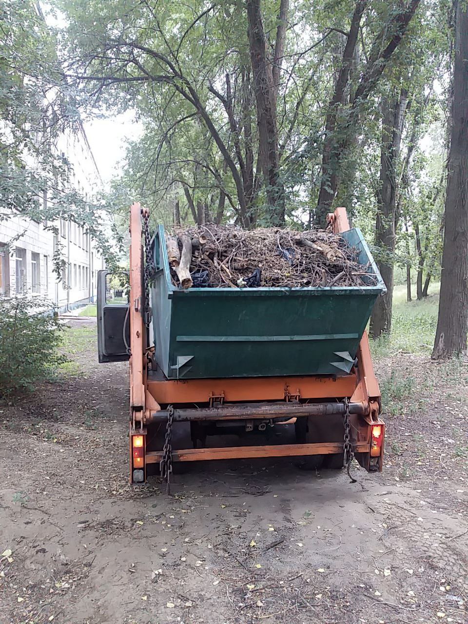 Вывоз веток, листвы, деревьев